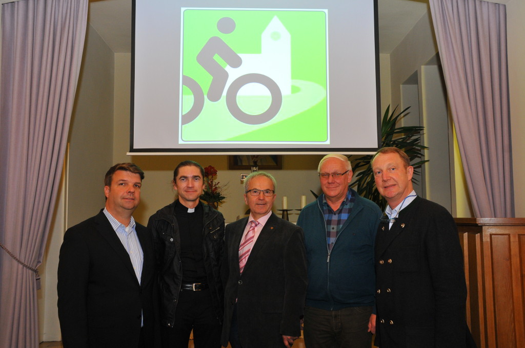 Der Vorstand, gewählt am 19.11.2015 bei der Gründungssitzung. (v.l.n.r: Uwe Bergmann, Pfr. Pjotr Kownacki, Pfr. Georg Ander-Molnár, Stefan Frohnapfel, Dr. Jan Olischläger